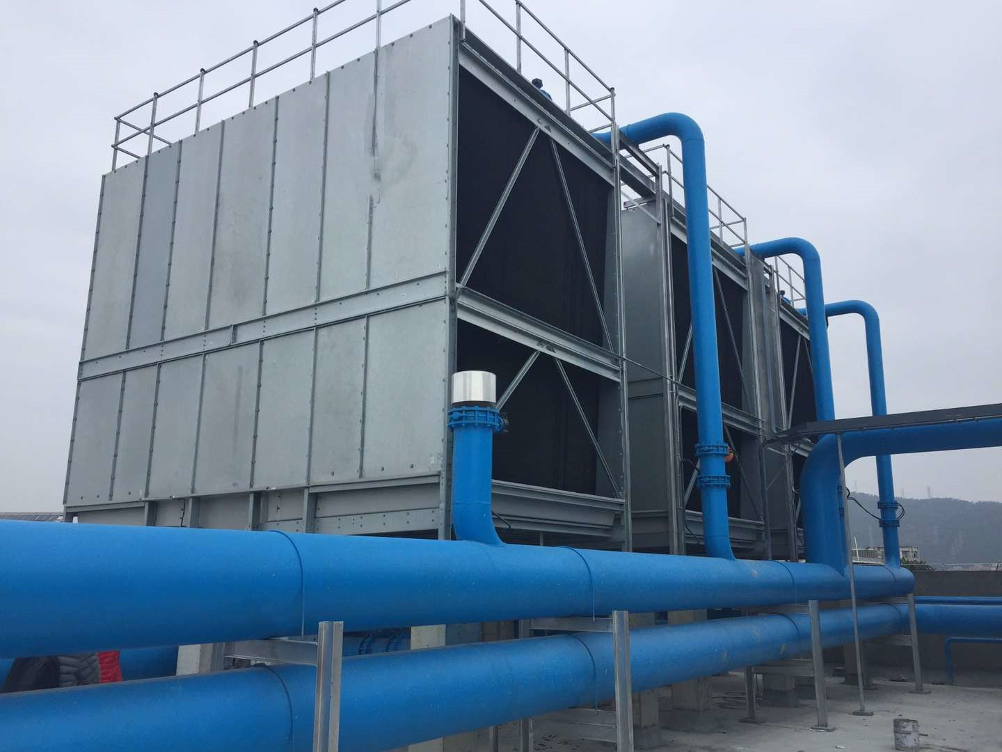 我司的閉式冷卻塔優勢突出體現在哪?(閉式冷卻塔內部結構圖)