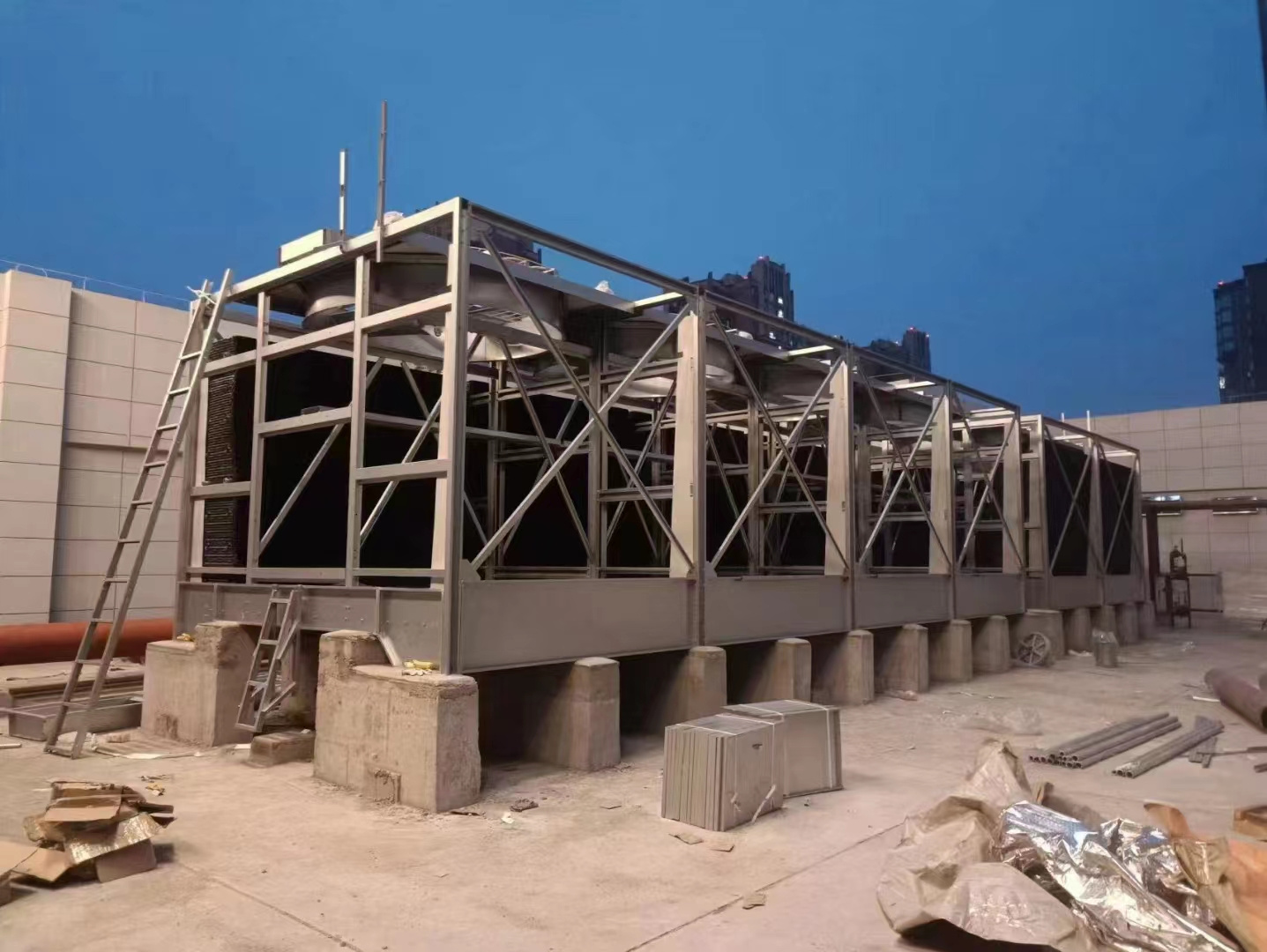 冷卻塔與工業冷水機的工作原理,華信工業冷卻塔